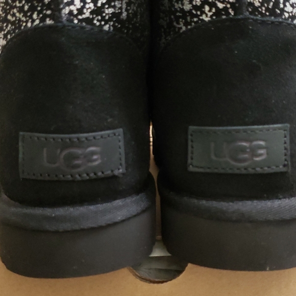 Ugg Classic Short II Foil Glam Boots - Picture 6 of 10